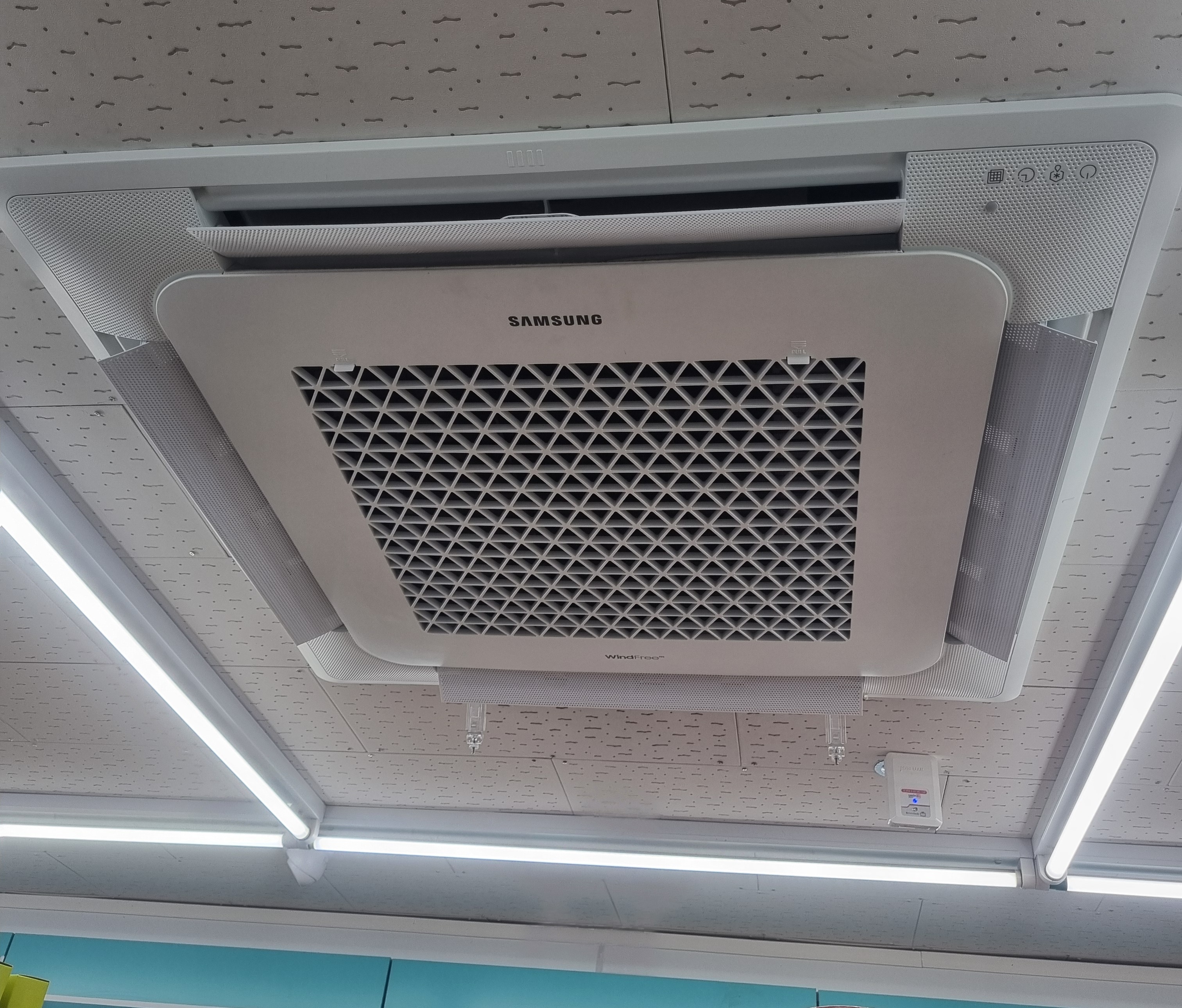 천장형 에어컨 수리